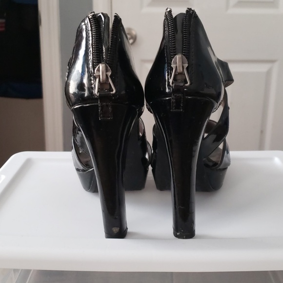 Black heels - Picture 3 of 4